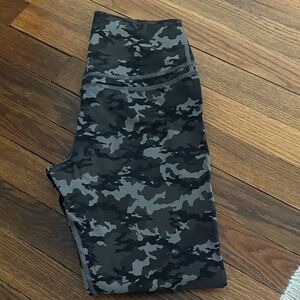 CRZ YOGA Camouflage Leggings - Black and Gray